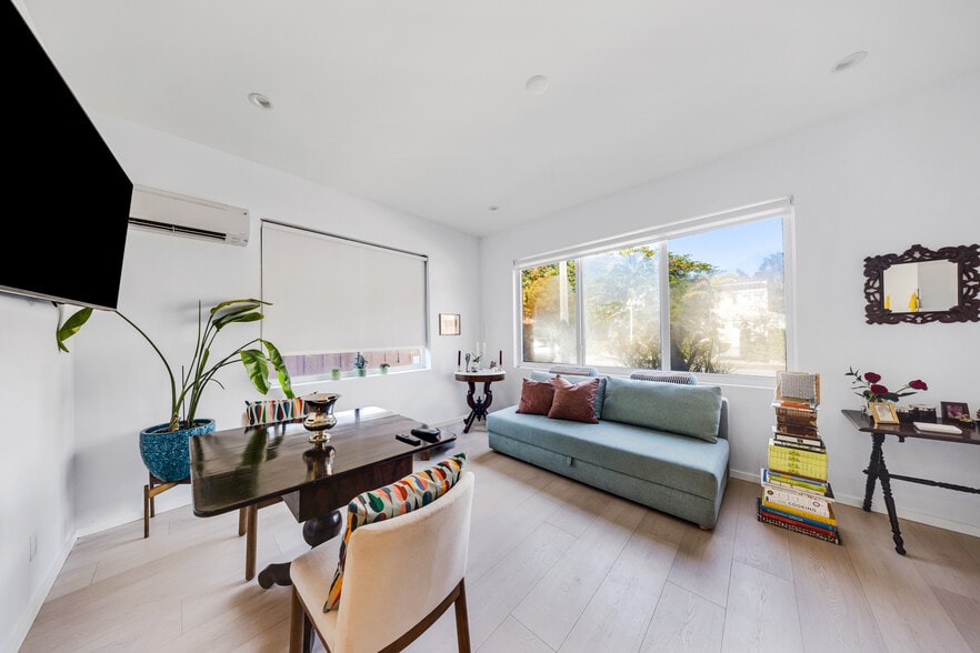 320-324 Mendoza Ave, Miami, FL for sale - Building Photo - Image 3 of 33