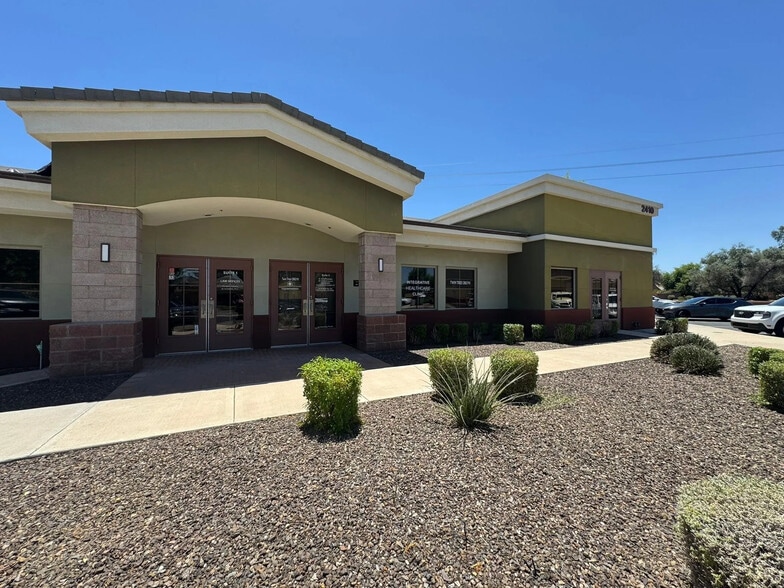 2410 W Ray Rd, Chandler, AZ for lease - Building Photo - Image 1 of 12