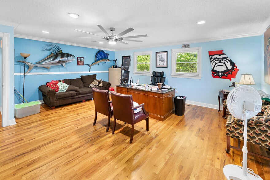 202 E General Stewart Hwy, Hinesville, GA à vendre - Photo du bâtiment - Image 2 de 19