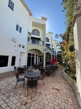 128 S Beach St, Daytona Beach, FL à louer Photo du bâtiment- Image 1 de 18