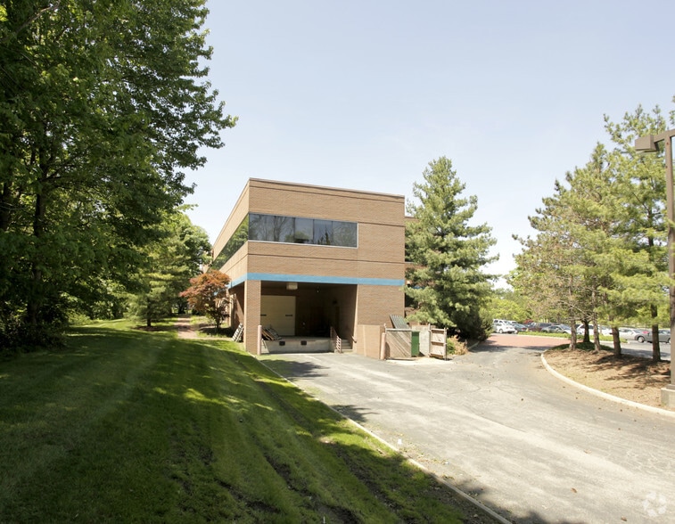525 W Schrock Rd, Westerville, OH for lease - Building Photo - Image 3 of 4