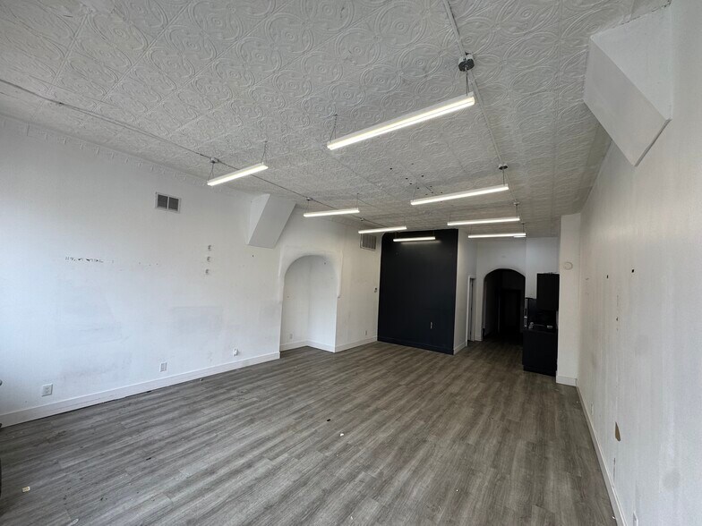 2204 E Carson St, Pittsburgh, PA for lease - Building Photo - Image 2 of 9
