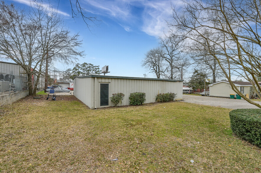 1614 Frazier St, Conroe, TX for sale - Building Photo - Image 2 of 11