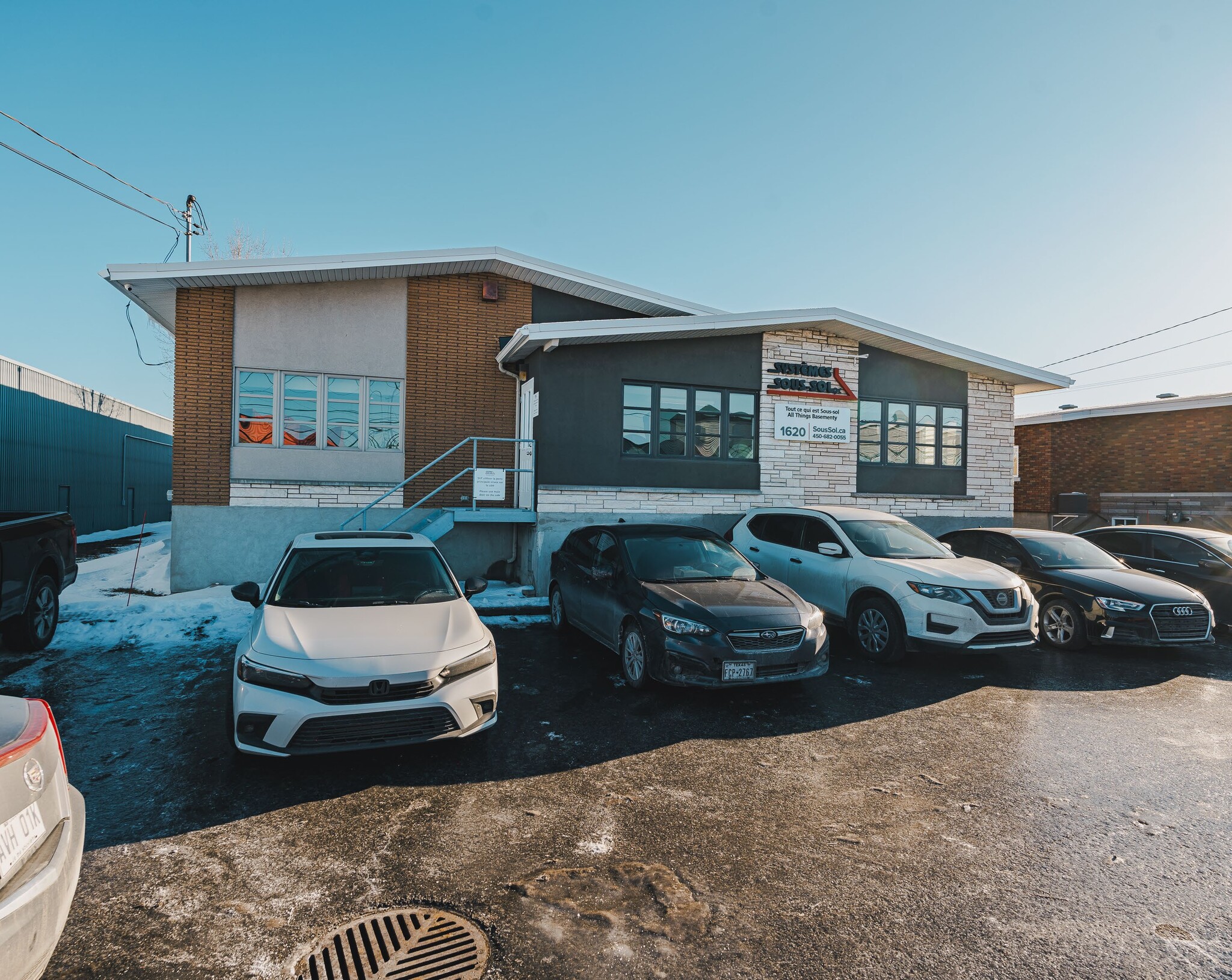 1620-1626 Boul Saint-Elzéar O, Laval, QC for lease Primary Photo- Image 1 of 5