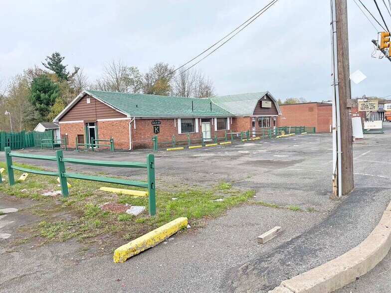 596 Hamlin Hwy, Hamlin, PA à vendre - Photo du bâtiment - Image 2 de 17