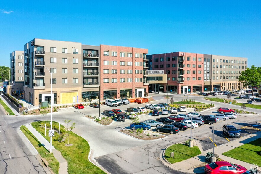 2401 48th St, Lincoln, NE à louer - Photo du bâtiment - Image 1 de 29