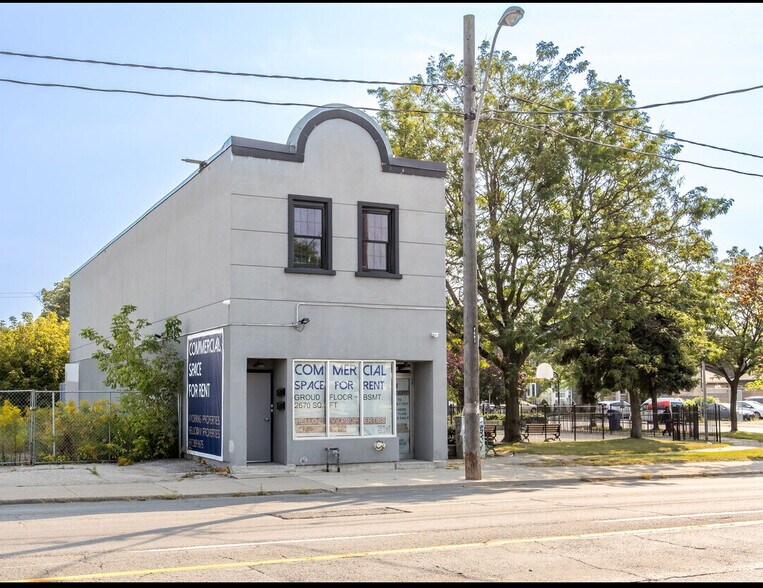603 Keele St, Toronto, ON à louer - Photo du bâtiment - Image 1 de 30
