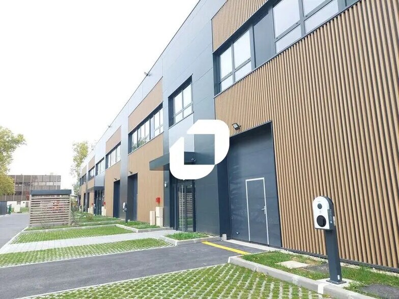 6 Bis Rue Denis Papin, Trappes à louer - Photo du bâtiment - Image 3 de 16