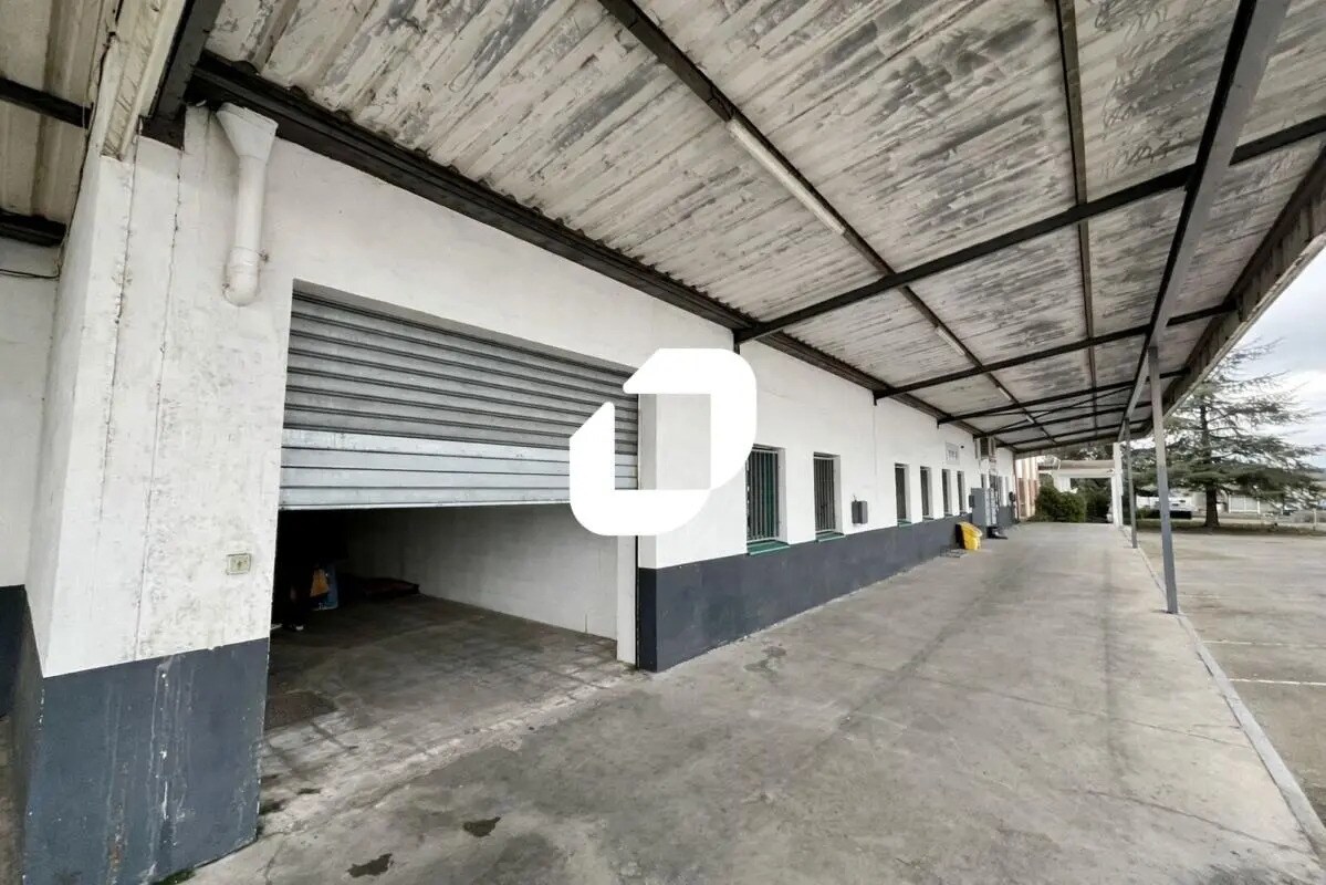 Flex in Vénissieux for lease Building Photo- Image 1 of 11