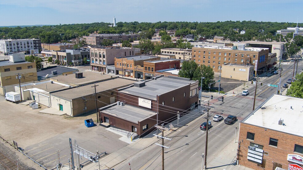 223 E Main Ave, Bismarck, ND à vendre - Photo du bâtiment - Image 2 de 23