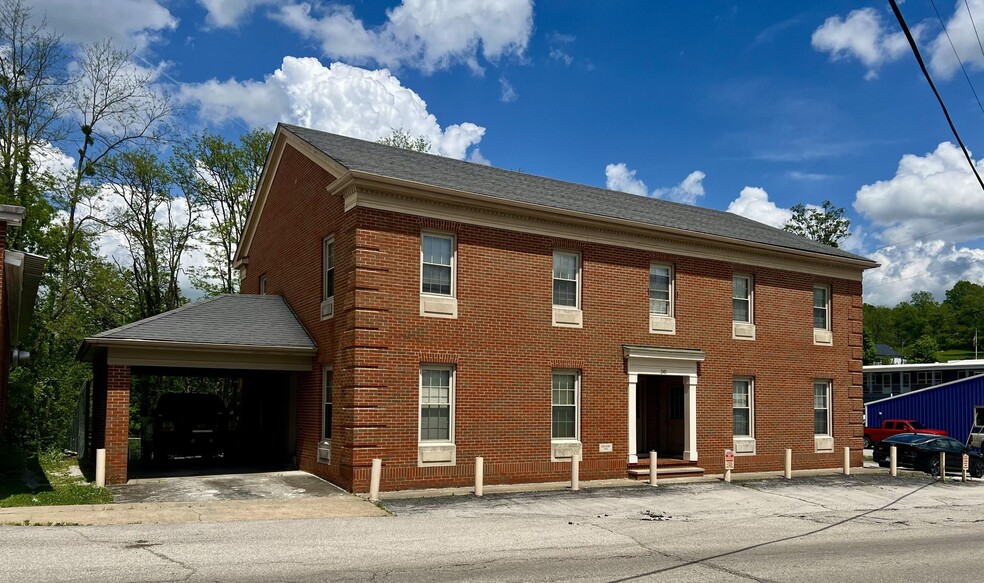 240 E Main St, Mount Vernon, KY for sale - Building Photo - Image 1 of 17