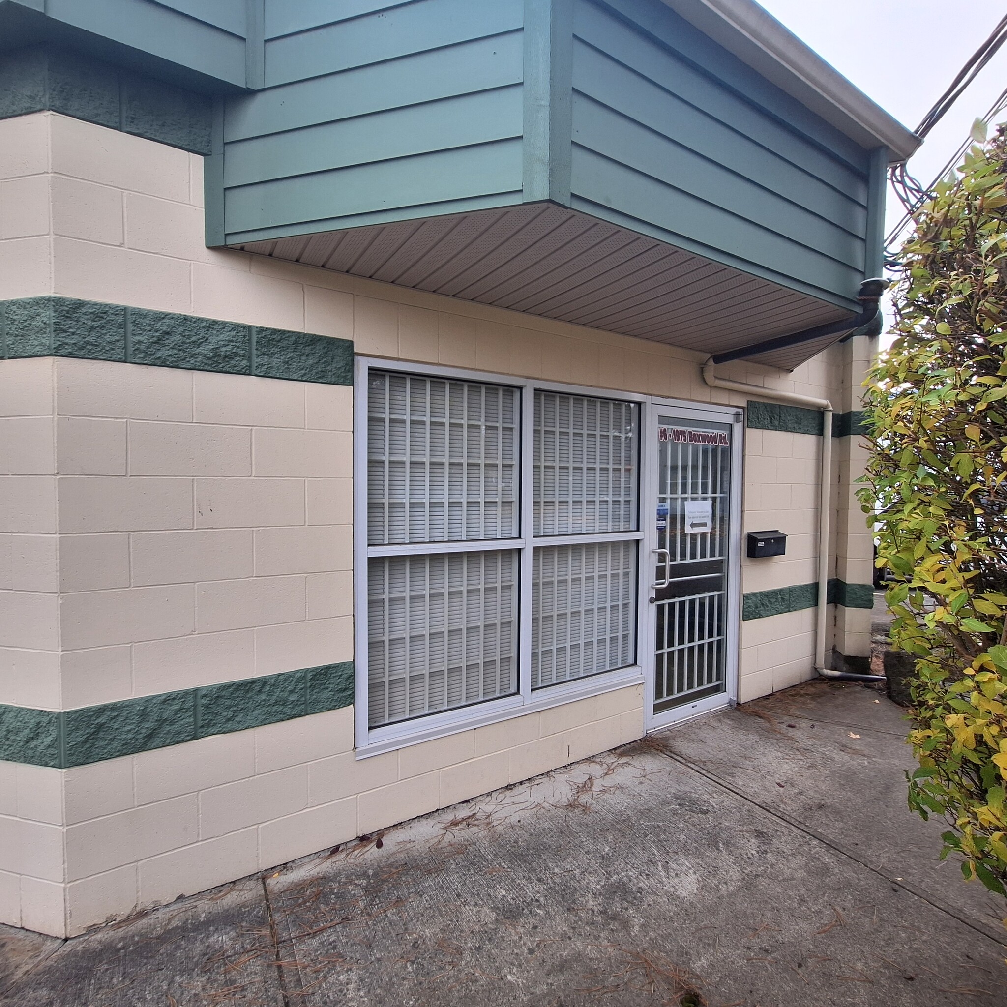 1975 Boxwood Rd, Nanaimo, BC for lease Building Photo- Image 1 of 11