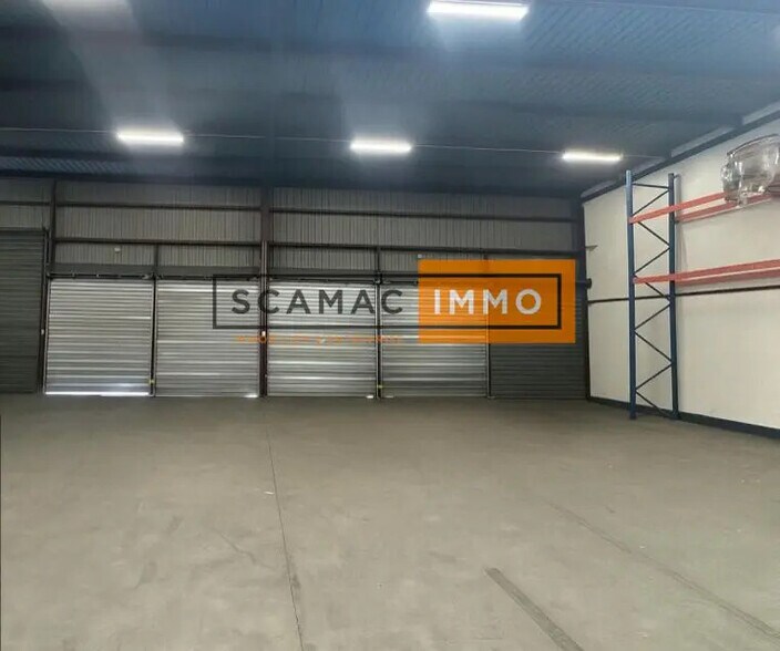 Office in Villeneuve-la-Garenne for lease - Interior Photo - Image 2 of 3