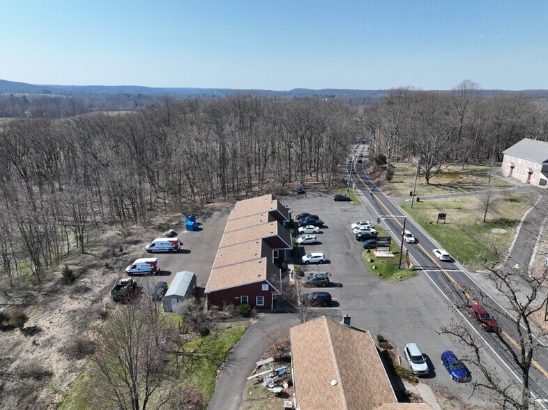 5667 York Rd, Lahaska, PA à louer - Photo du bâtiment - Image 3 de 6