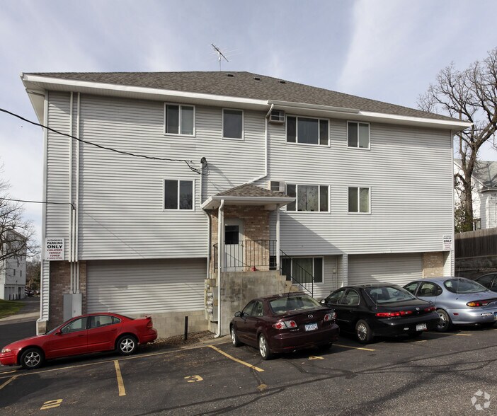 1010 6th Ave S, Saint Cloud, MN à vendre - Photo du bâtiment - Image 2 de 86