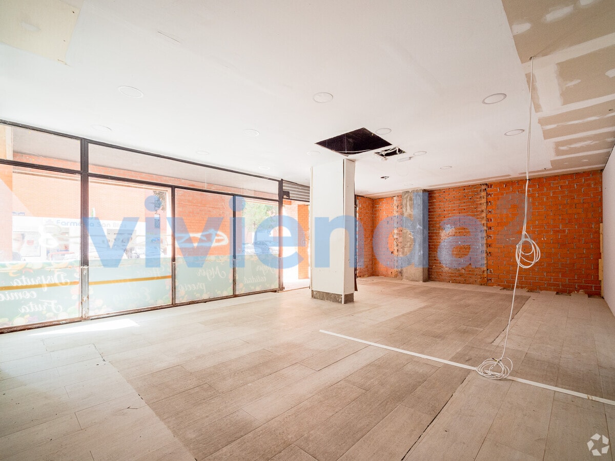 Madrid, MAD 28037 - Unit Puerta C, Esc. 1 - - Interior Photo - Image 1 of 13