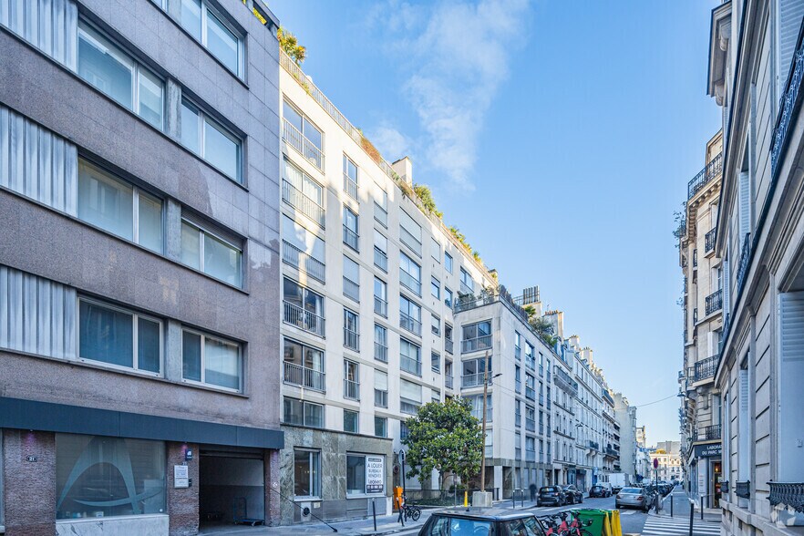 25 Rue De Chazelles, Paris à louer - Photo du bâtiment - Image 2 de 3