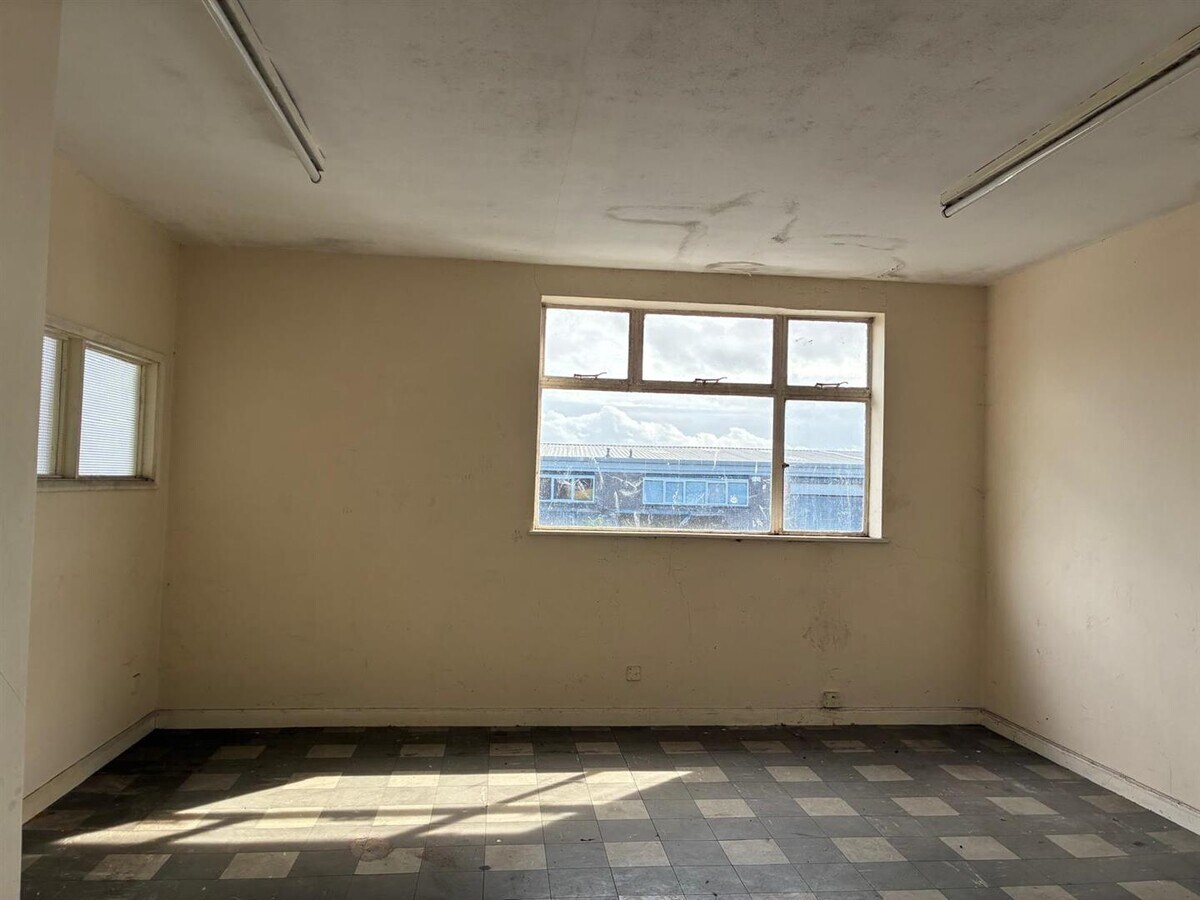 Ogmore Cres, Bridgend, MGN CF31 3TE - Unit 14 - - Interior Photo - Image 1 of 2