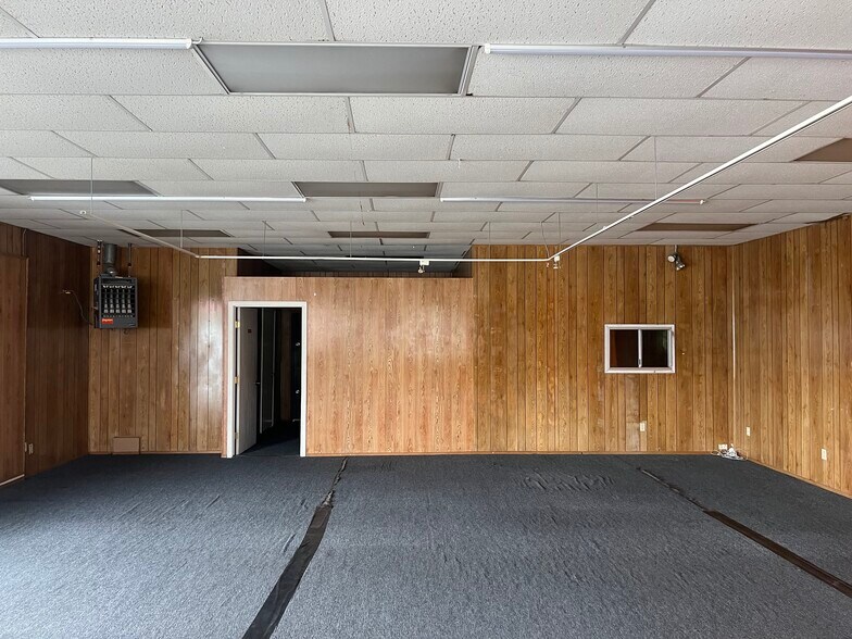 1280 Fremont Blvd, Seaside, CA à louer - Photo du bâtiment - Image 3 de 11