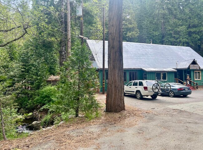 Plus de détails pour 4036 Old Highway 4, Arnold, CA - Commerce de détail à vendre