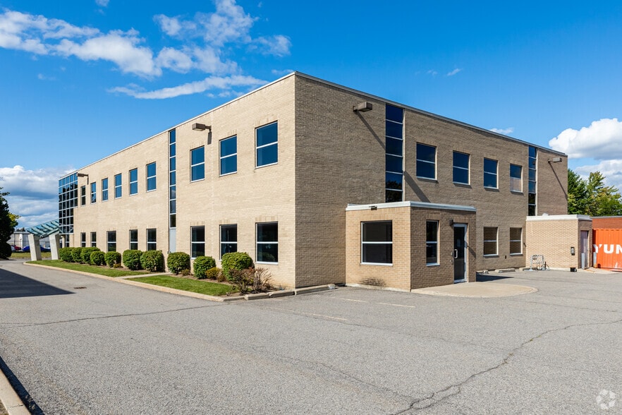 53 Auriga Dr, Nepean, ON à louer - Photo du bâtiment - Image 2 de 4