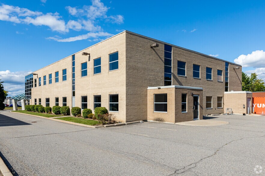 53 Auriga Dr, Nepean, ON à louer - Photo du bâtiment - Image 2 de 4