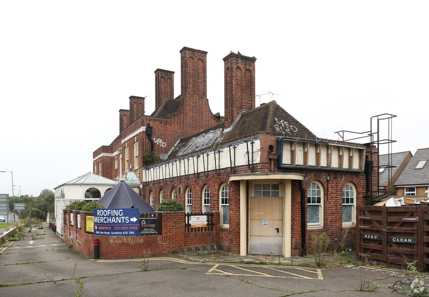 174 Hook Rise North, Surbiton for lease - Building Photo - Image 2 of 2