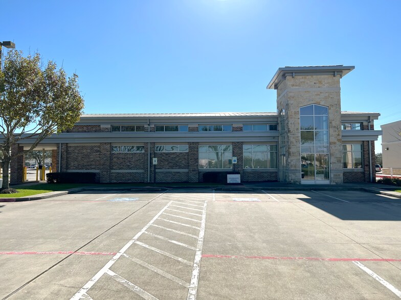 5940 Fairmont Pky, Pasadena, TX for sale - Primary Photo - Image 1 of 4