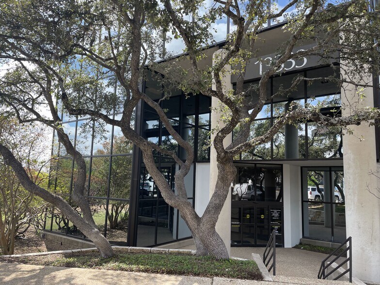 13333 Blanco Rd, San Antonio, TX à louer - Photo du bâtiment - Image 3 de 5