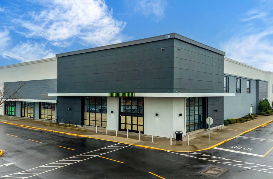 1701 S Commons Rd, Federal Way, WA for lease - Building Photo - Image 2 of 6