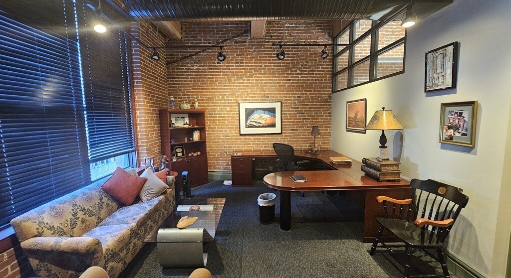 1113-1115 Locust St, Saint Louis, MO 63101 - Unit 300 -  - Interior Photo - Image 1 of 7