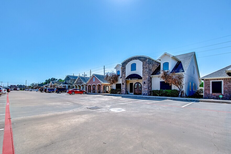 21386 Provincial Blvd, Katy, TX à vendre - Photo du bâtiment - Image 2 de 30
