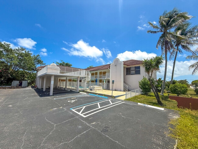 More details for 1528 S Federal Hwy, Lake Worth, FL - Hospitality for Sale
