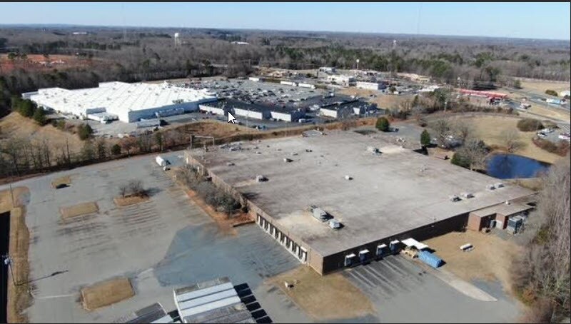 1 Parrish Dr, Randleman, NC à vendre - Photo du bâtiment - Image 2 de 7