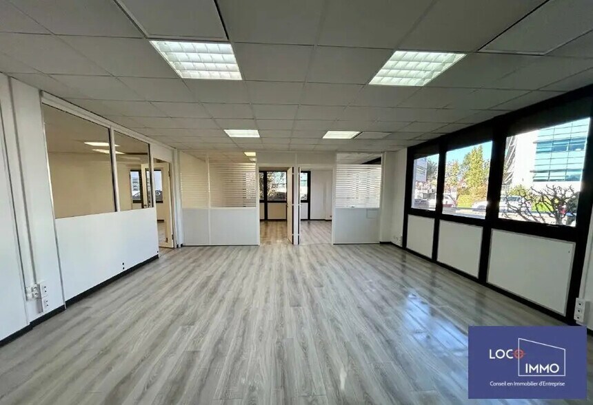Office in Mérignac for lease - Interior Photo - Image 1 of 4