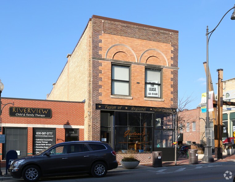 15 E Wilson St, Batavia, IL à louer - Photo du bâtiment - Image 2 de 3