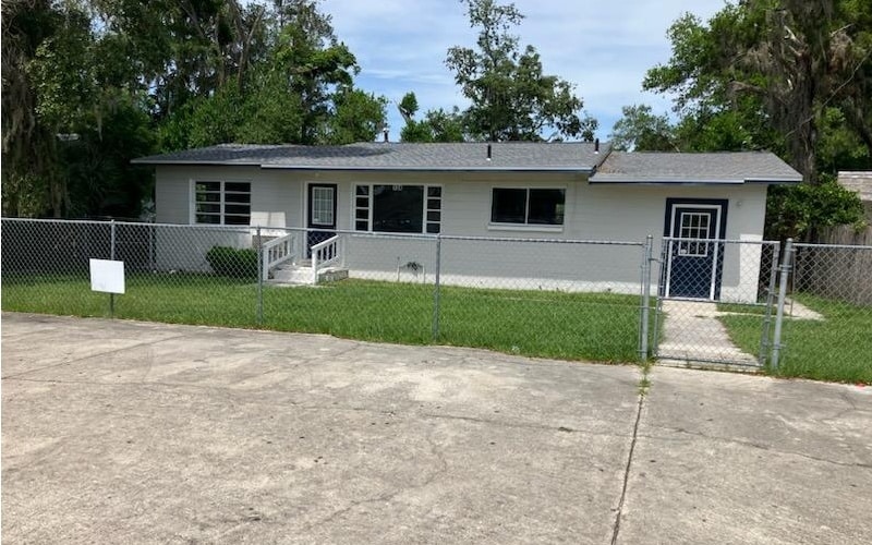 134 NW Burk St, Lake City, FL for lease Primary Photo- Image 1 of 13