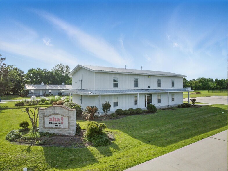 421 Jones Rd, Highlands, TX à louer - Photo du bâtiment - Image 3 de 61