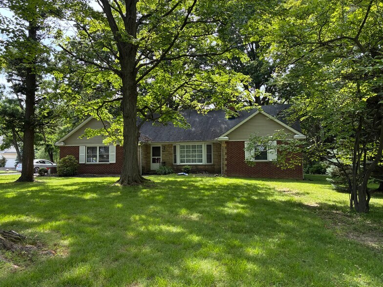 1200 Som Center Rd, Mayfield Heights, OH à vendre - Photo principale - Image 1 de 2