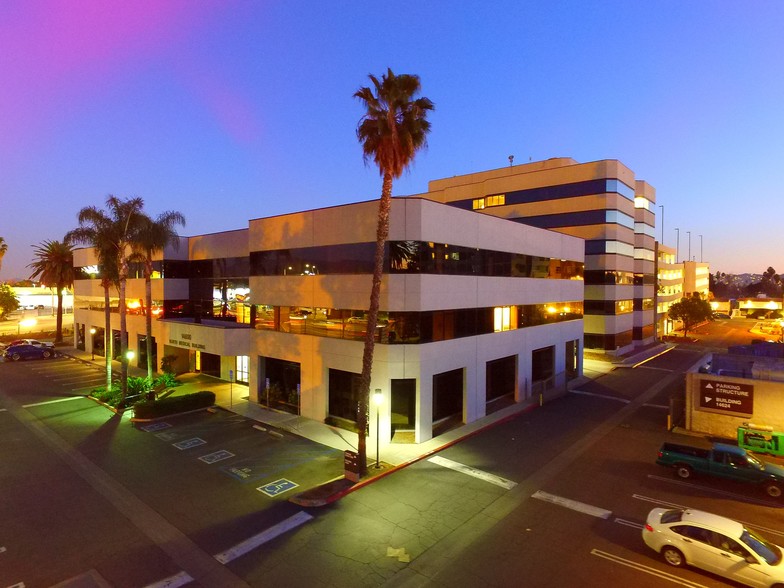 14600 Sherman Way, Van Nuys, CA à louer - Photo du bâtiment - Image 3 de 7