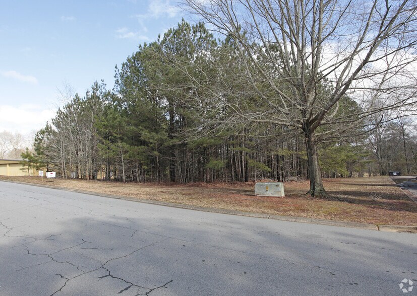 Parkwood Cir, Carrollton, GA à vendre - Photo du bâtiment - Image 2 de 4