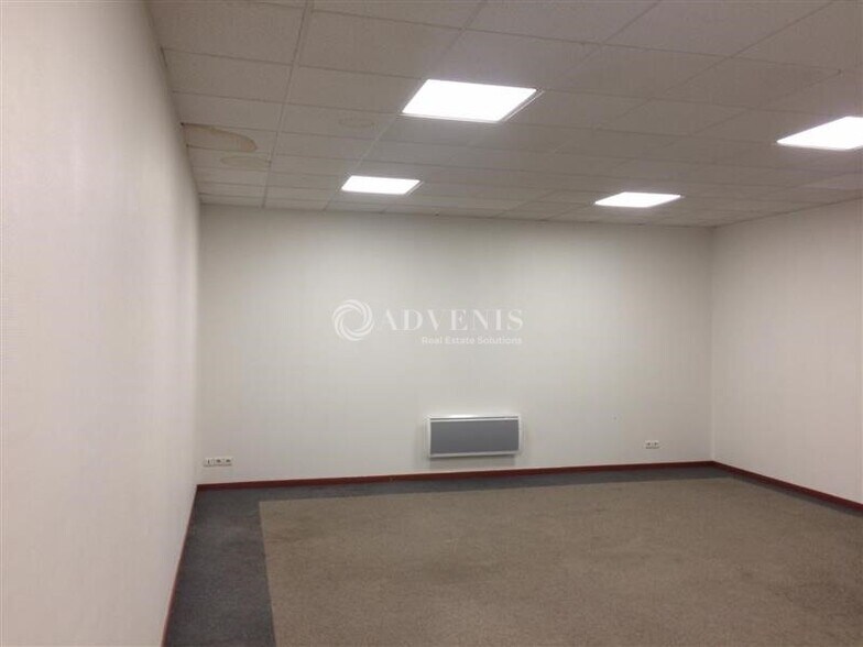 Office in Lille for lease - Interior Photo - Image 3 of 7