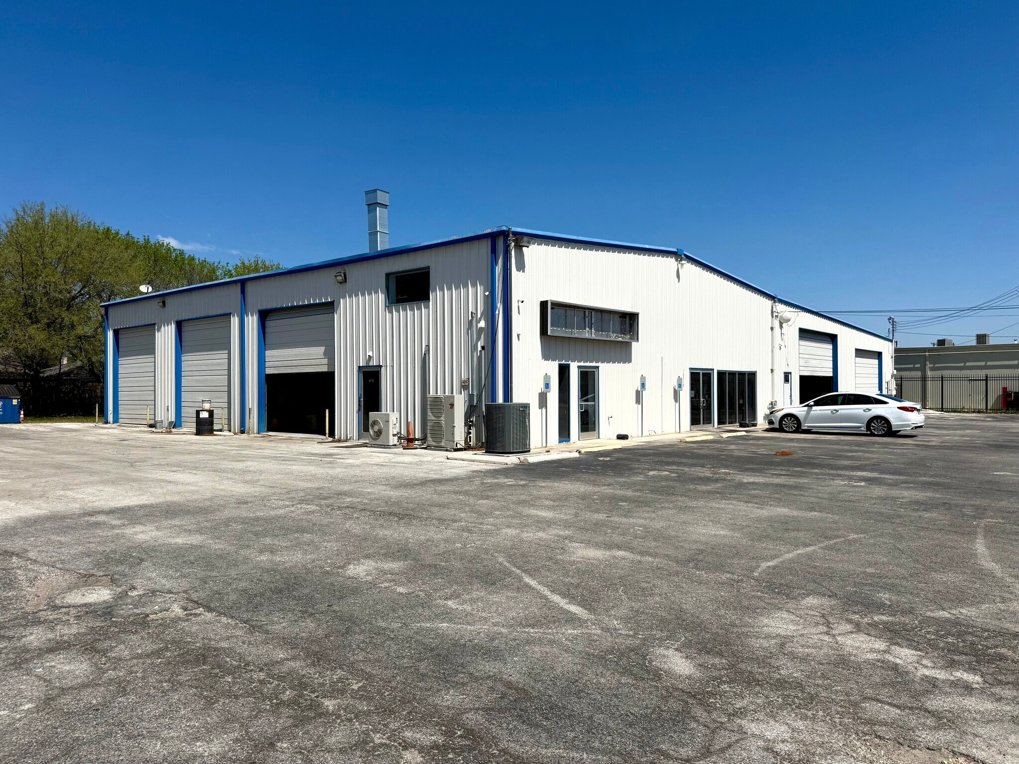 10219 Culebra Rd, San Antonio, TX for lease Building Photo- Image 1 of 23