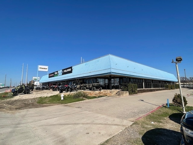 13700 N Stemmons Fwy, Farmers Branch, TX for lease Primary Photo- Image 1 of 17