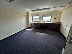 3 Grove Pl, Swansea for lease Interior Photo- Image 1 of 12