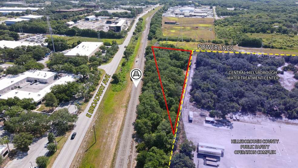9450 E Columbus Dr, Tampa, FL à vendre - Photo du bâtiment - Image 3 de 3