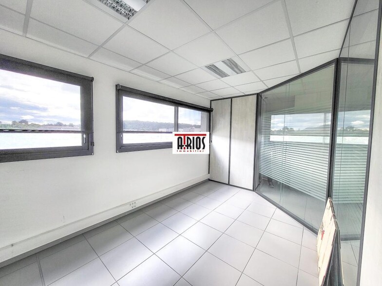 Office in Ollioules for lease - Interior Photo - Image 1 of 4