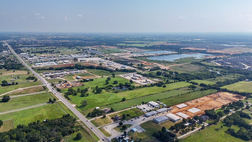 4354 US 377, Aubrey, TX à vendre - Photo du bâtiment - Image 2 de 6