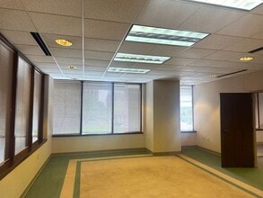 1 S Main St, Dayton, OH for lease Interior Photo- Image 2 of 12