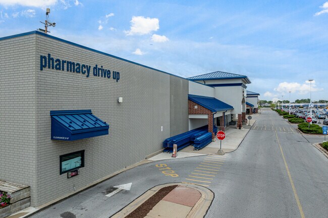 Plus de détails pour 2700 Us-34, Oswego, IL - Commerce de détail à louer